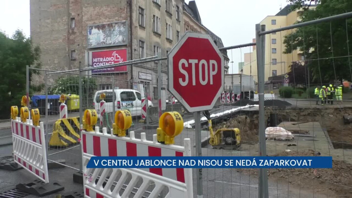 V centru Jablonce nad Nisou se nedá zaparkovat, situaci komplikuje výstavba nové retenční nádrže