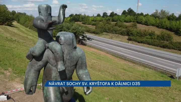 K dálnici D35 u Olomouce se opět vrátila socha patrona řidičů - sv. Kryštofa