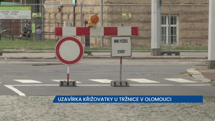 V Olomouci opravují křižovatku u tržnice, omezení se dotklo aut i autobusů MHD