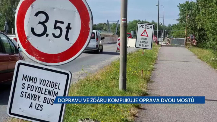 Dopravu ve Žďáru komplikuje oprava dvou mostů, řidiči musí strpět dlouhé minuty v kolonách