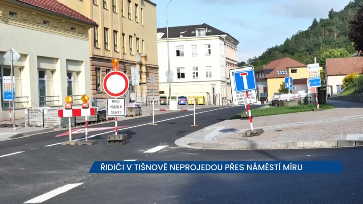V Tišnově se otevřel kruhový objezd, naopak se ale uzavřelo náměstí Míru