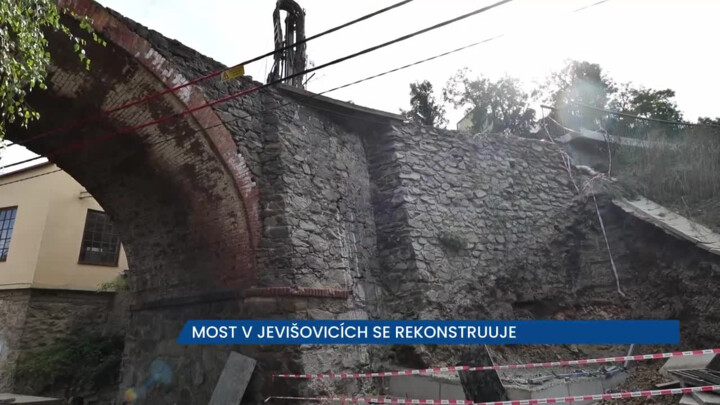 Most v Jevišovicích prochází rekonstrukcí, kamiony musí uzavírku objíždět zhruba 20 km
