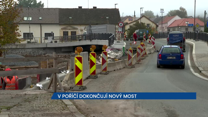 V Poříčí dokončují nový most, zatáčka u něj už nebude nebezpečná