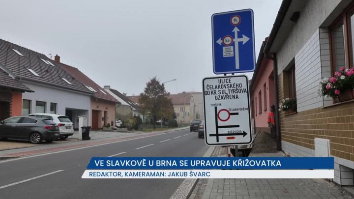 Ulice Tyršova ve Slavkově u Brna je řízena semafory