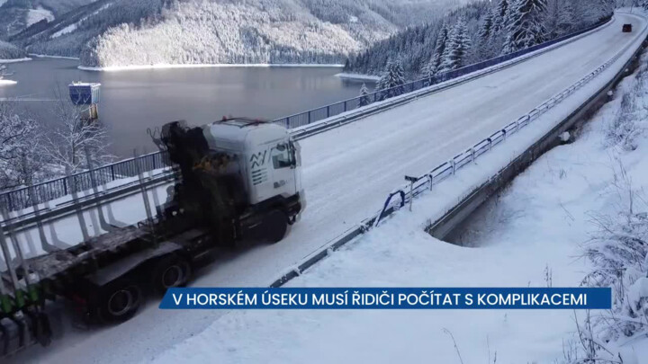 V horském úseku  v Beskydech musí řidiči počítat s komplikacemi