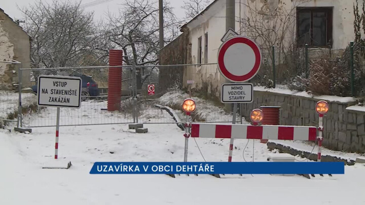 Oprava silnice v obci Dehtáře se protáhne kvůli narušené statice domu