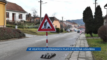 Ve Velkých Hostěrádkách se rekonstruuje chodník, platí částečná uzavírka