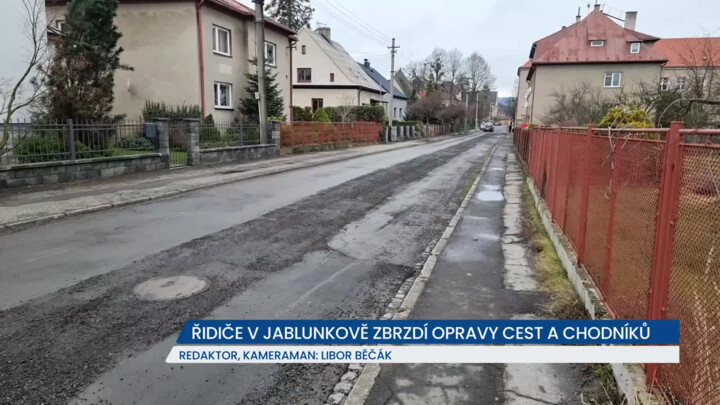 Řidiče v Jablunkově zbrzdí opravy cest a chodníků