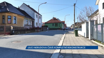 V Nerudově ulici v Třebíči platí částečná uzavírka, pracovníci stavby si řídí provoz sami