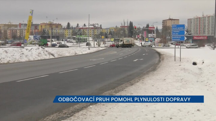 Nový odbočovací pruh pomohl plynulosti dopravy v Třebíči