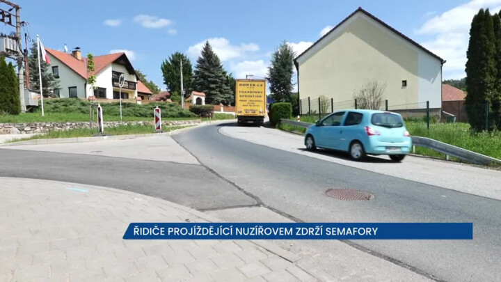 Průjezd Nuzířovem je omezen, řidiče zdrží semafory