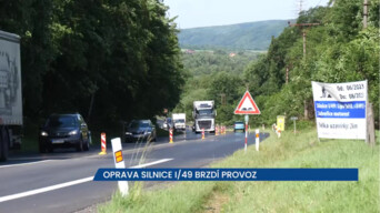 Oprava silnice I/49 u Lípy na Zlínsku brzdí provoz, objíždět opravovaný úsek se nevyplatí
