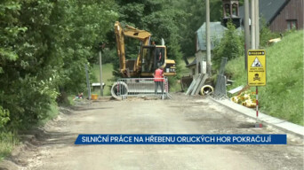 Silniční práce na hřebenu Orlických hor pokračují, silnice k parkovišti na Šerlichu je uzavřena