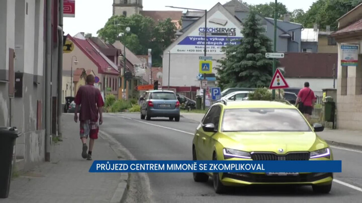 Průjezd centrem Mimoně je komplikovaný, opravuje se tam kanalizace