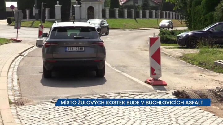 Místo žulových kostek bude v Buchlovicích asfalt, na konci prázdnin se stavba přesune do dalšího pruhu