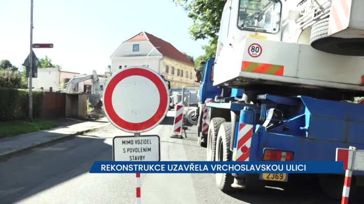 Rekonstrukce vodovodu uzavřela Vrchoslavskou ulici v Novosedlicích