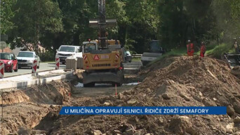 U Miličína opravují silnici. Řidiče zdrží semafory až do listopadu