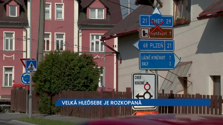 Velká Hleďsebe je rozkopaná, řidiči tudy neprojedou
