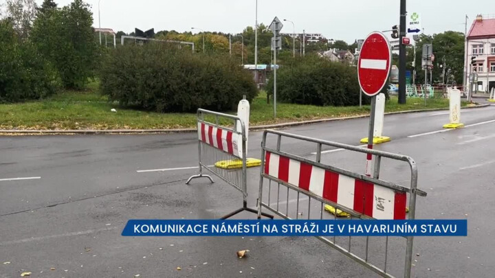 Křižovatka na náměstí Na Stráži v Praze 8 prochází rekonstrukcí, sledujte dopravní značení