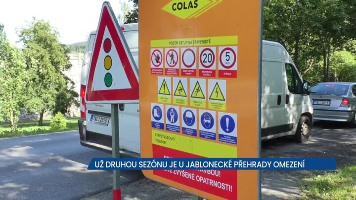 Už druhou stavební sezónu je u jablonecké přehrady omezení, provoz je kyvadlový