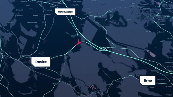 Frekventovaná křižovatka mezi Kývalkou a Rosicemi se vyznačuje vysokou nehodovostí