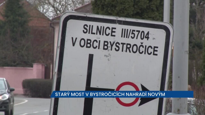 V Bystročicích na Olomoucku probíhá demolice starého mostu, řidiči musí počítat s objížďkami
