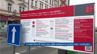 V Hartigově ulici v Praze 3 do září opravují silnici i vozovku, ve špičce se místu raději vyhněte