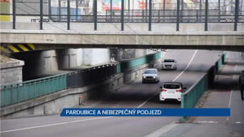 Pardubice a nebezpečný podjezd, na pozoru by měli být řidiči vyšších vozidel