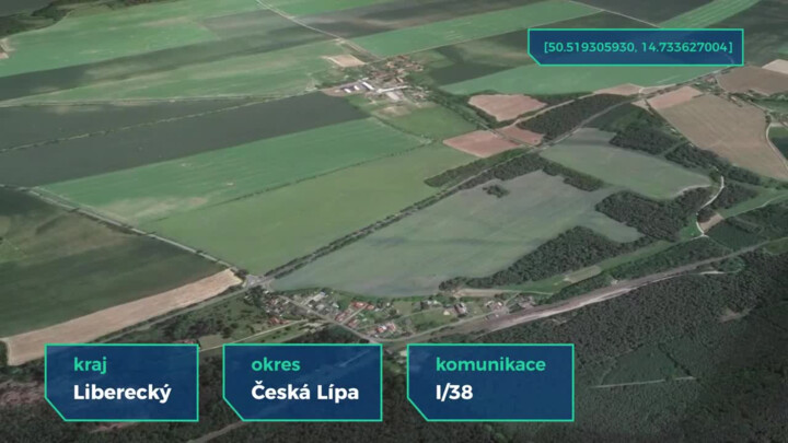 Rovný úsek u obce Bezděz vybízí k rychlé jízdě, řidiči zde ale vypínají pozorost