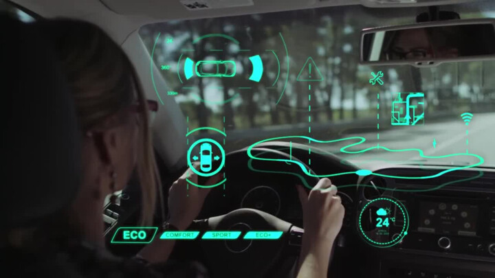 Asistenční systémy v autech. Velký pomocník řidičů nebo malá past?