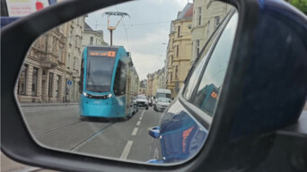 Tramvajové pásy ve městech. Na co dát pozor?
