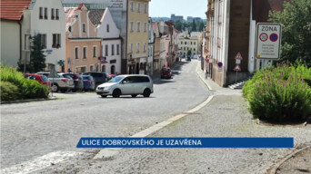 Frekventovaná ulice Dobrovského v Havlíčkově Brodě je uzavřena