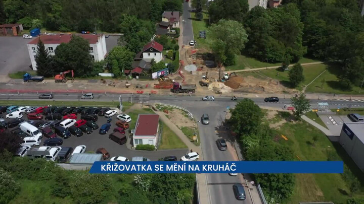 Křižovatka v Mariánských Lázních se mění na okružní, problémy tady měly i kamiony