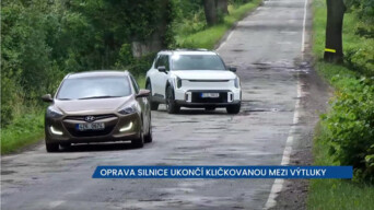 Oprava silnice u Horního Benešova ukončí kličkovanou mezi výtluky