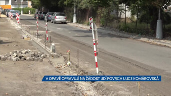 V Opavě se pustili do opravy povrchu silnice na ulici Komárovská