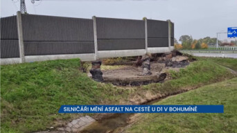 Silničáři mění asfalt na cestě u D1 v Bohumíně, pozor na směr objížděk