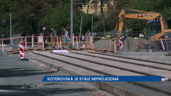 Koterovská třída v Plzni je stále neprůjezdná, řidičům se uleví možná koncem listopadu