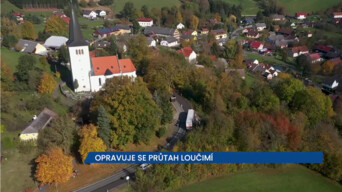 Opravuje se průtah Loučimí, řidiči projíždějí kyvadlově ve dvouminutových intervalech