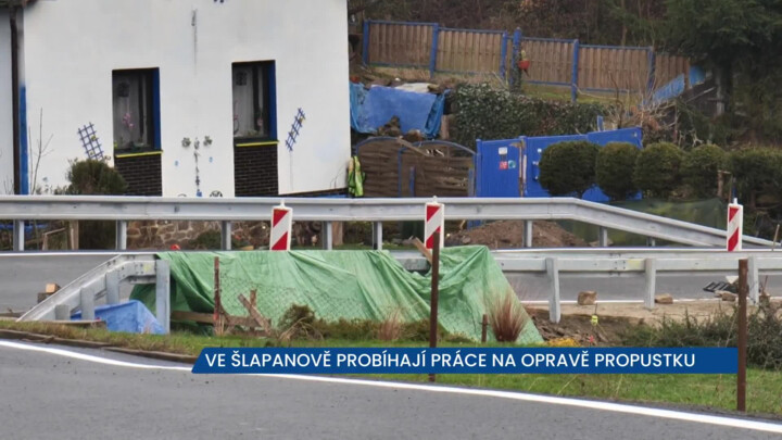 Ve Šlapanově se rekonstruuje propustek, řidiči projíždí stavbou