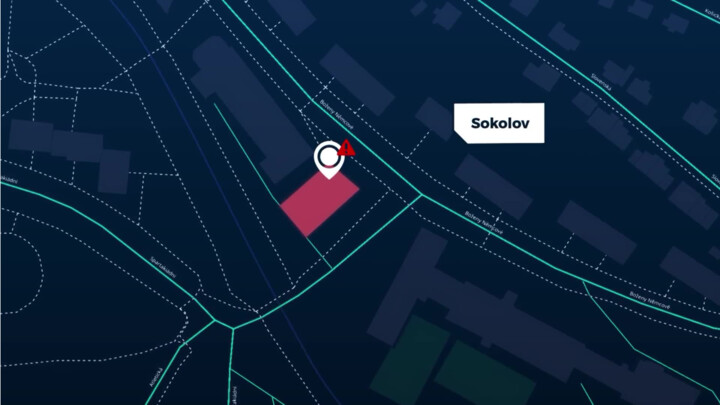 Řidiči často bourají na parkovišti před supermarketem v Sokolově, co na místo říká odborník?