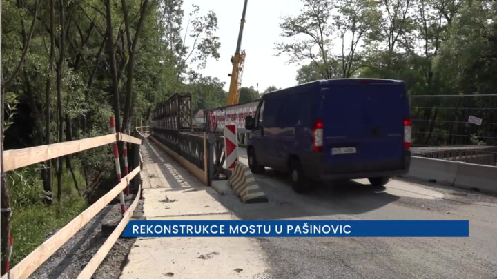 Mezi Římovem a Komařicemi probíhá rekonstrukce mostu, do srpna musí řidiči po provizorním přemostění