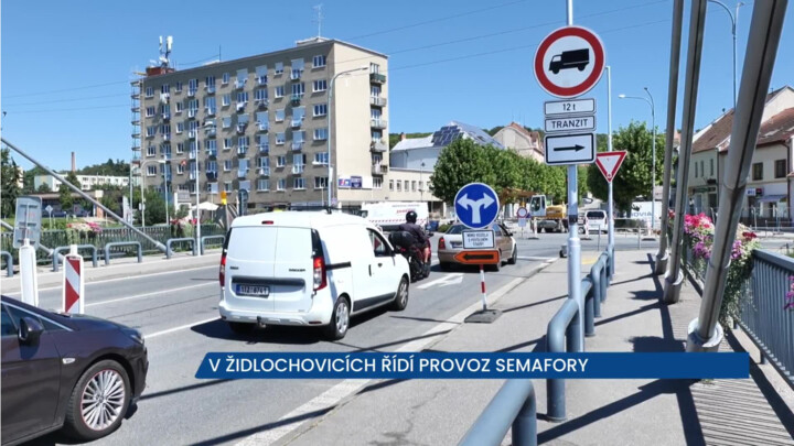 V Židlochovicích se buduje nový kruhový objezd, provoz řídí semafory