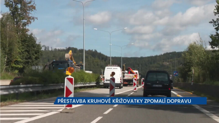 Stavba okružní křižovatky na Kunratické zpomaluje dopravu, ŘSD zde zvýší kapacitu dopravy