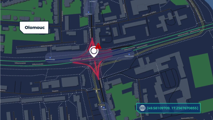 Na vytížené křižovatce v centru Olomouce řidiči často nerespektují světelnou signalizaci