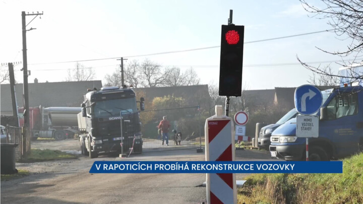 V Rapoticích se rekonstruuje vozovka, platí uzavírka