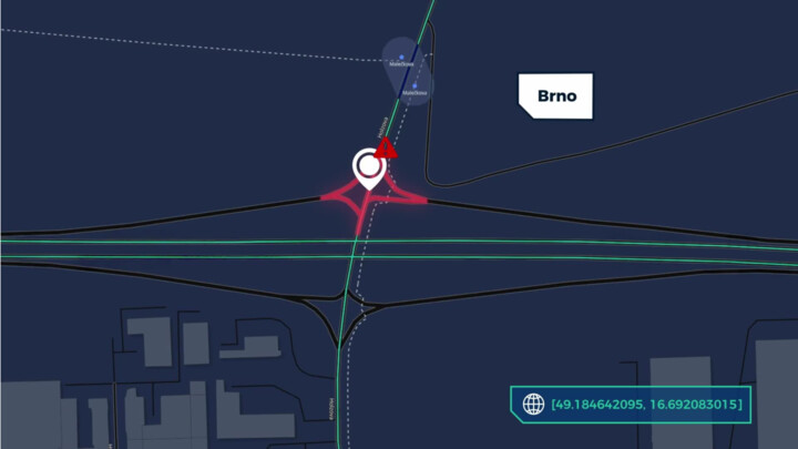 Čtyřproudová křižovatka v Brně dělá řidičům problémy s odbočením