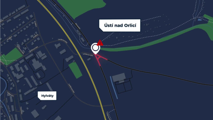 Ypsilonový tvar křižovatky v Ústí nad Orlicí brání řidičům v rozhledu, změny se ale zatím nechystají