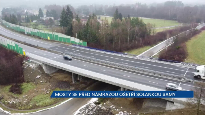 Mosty se před námrazou ošetří solankou samy, ŘSD používá automatický postřik