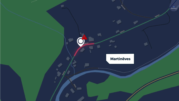 V obci Martiněves řidiči bourají za mokra