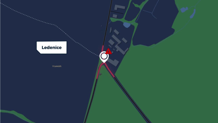 Křižovatka u Ledenic by se měla dočkat přestavby, řidiči tu často bourají